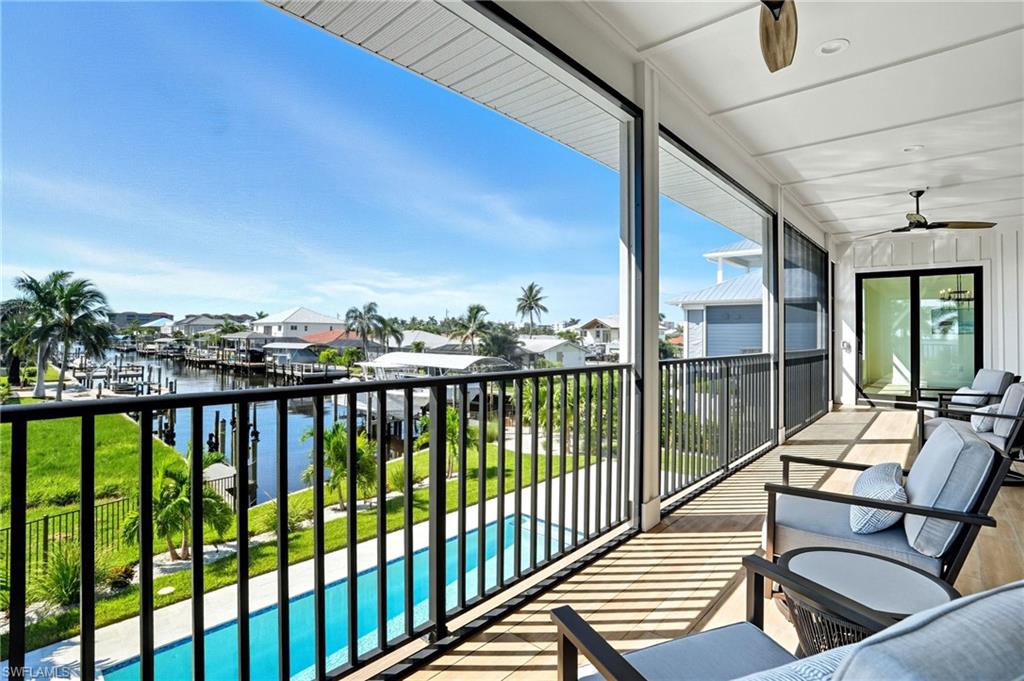 276 Albatross St Property Photo 27