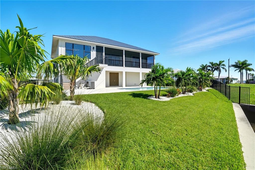 276 Albatross St Property Photo 35