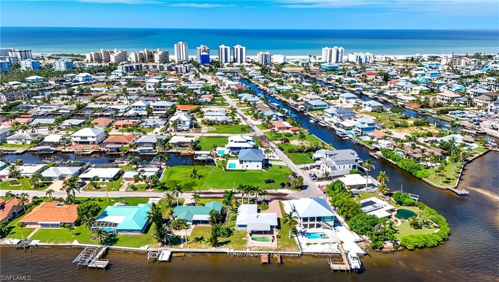 276 Albatross St Property Photo 38