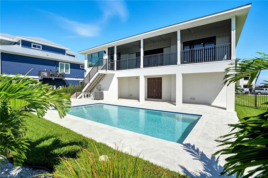 276 Albatross St Property Photo 41