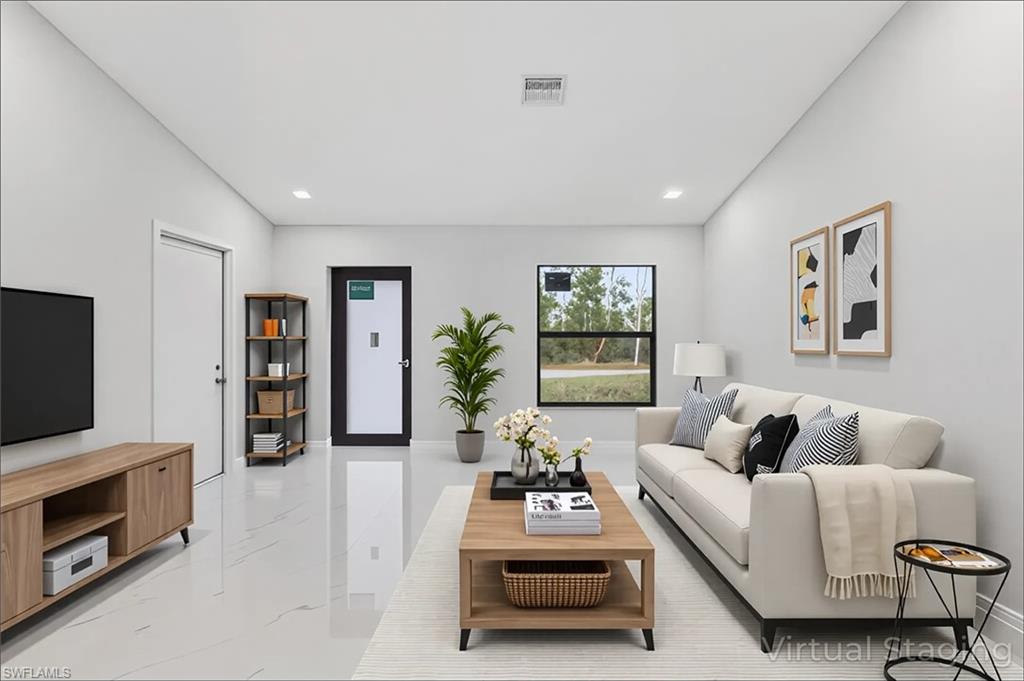 2906 68th St W Property Photo 7