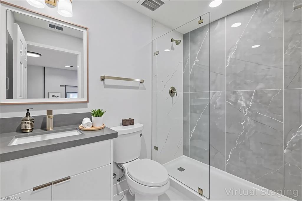 2906 68th St W Property Photo 8