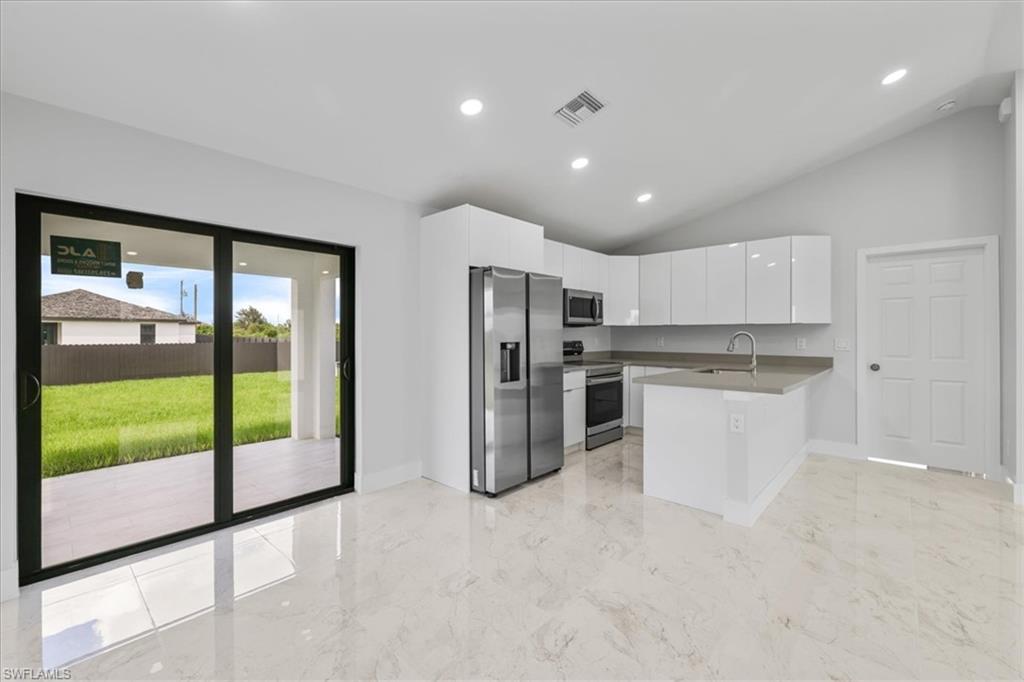 2906 68th St W Property Photo 11