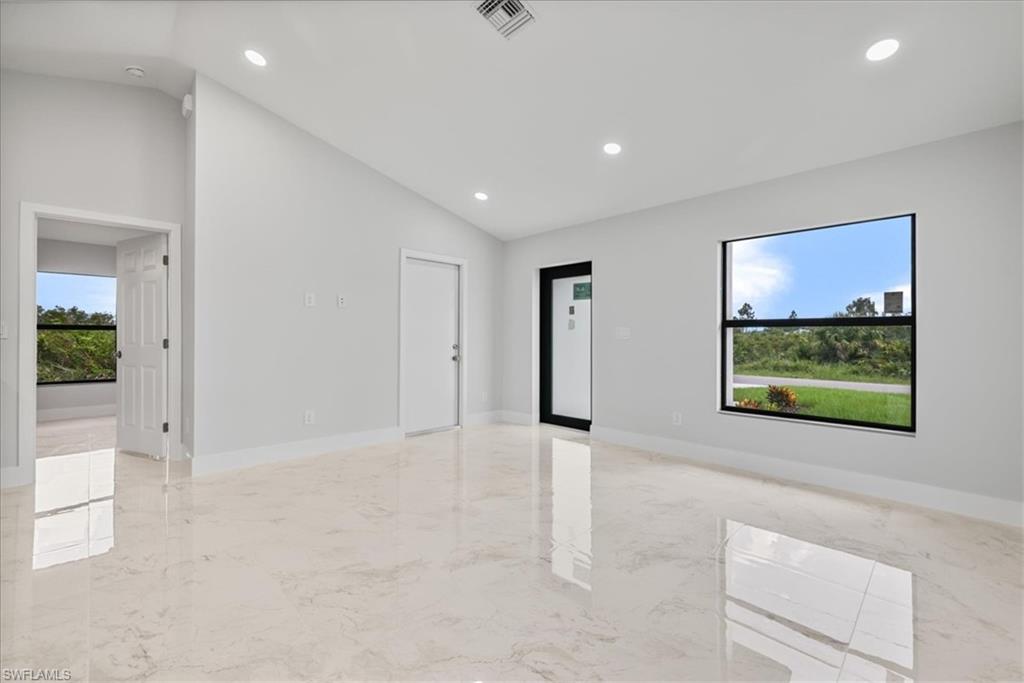 2906 68th St W Property Photo 13