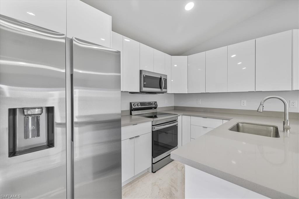 2906 68th St W Property Photo 19