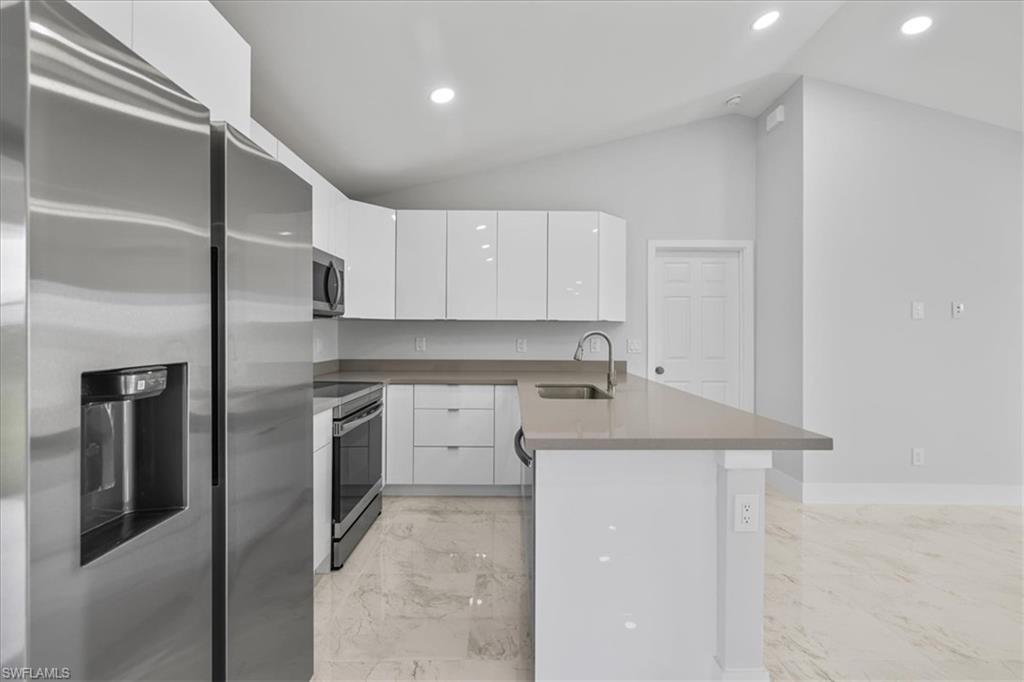 2906 68th St W Property Photo 20