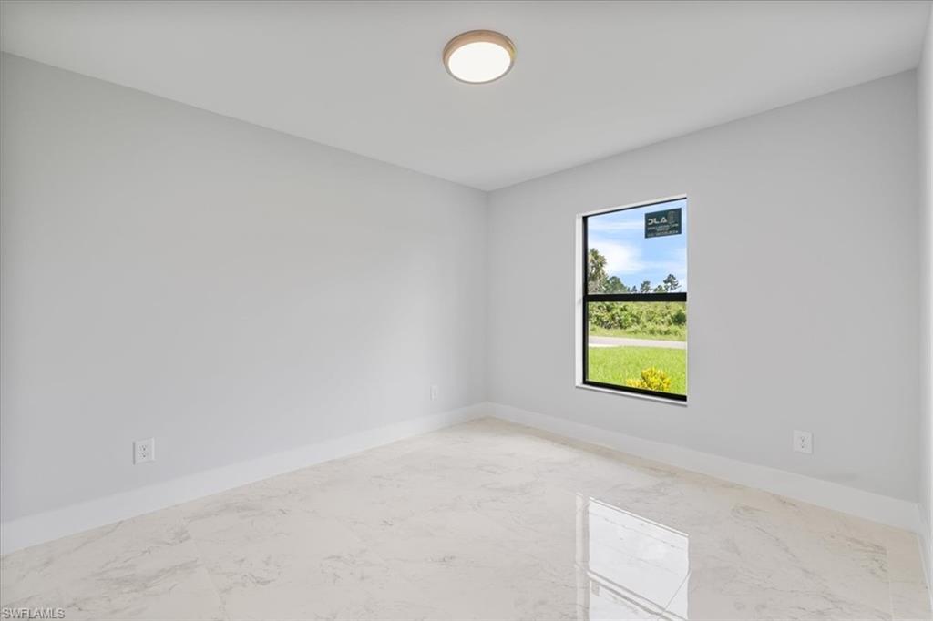 2906 68th St W Property Photo 28