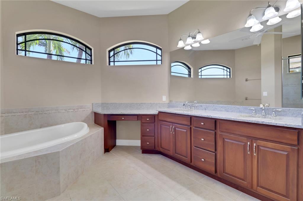 1911 Sw 47th St Property Photo 17