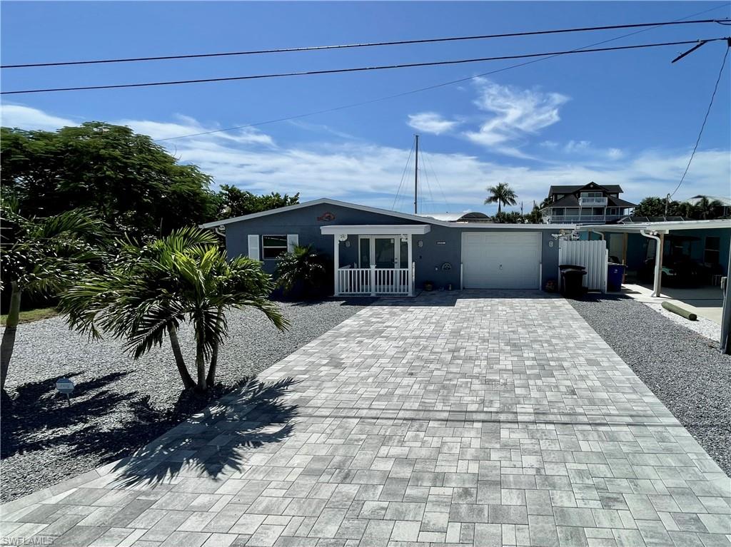 2351 Oleander ST Property Photo 1