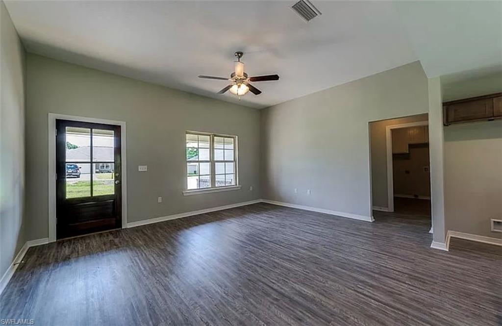 6123 Hendley Ct Property Photo 5