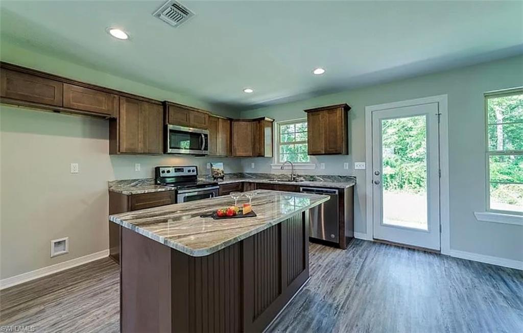 6123 Hendley Ct Property Photo 7
