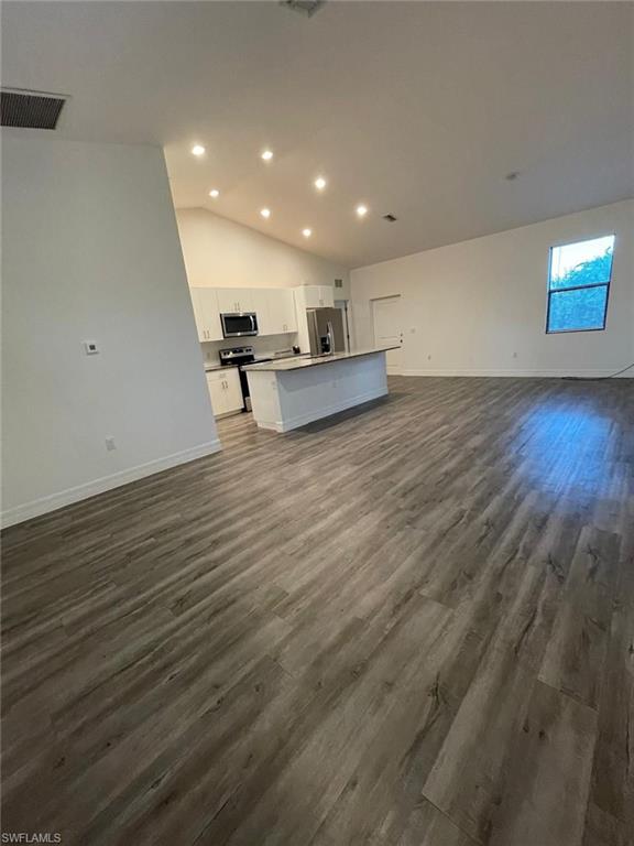 8027 Buttercup Cir Property Photo 3