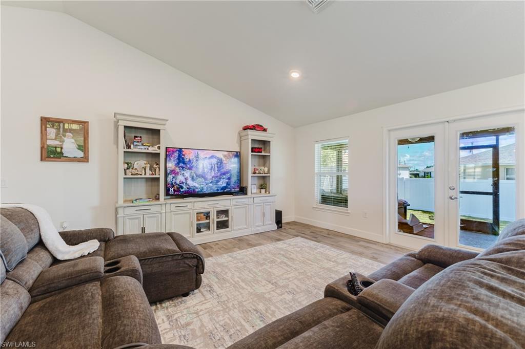 4301 Ne 9th Ave Property Photo 6