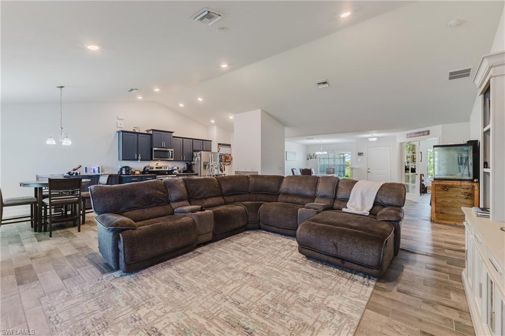 4301 Ne 9th Ave Property Photo 8