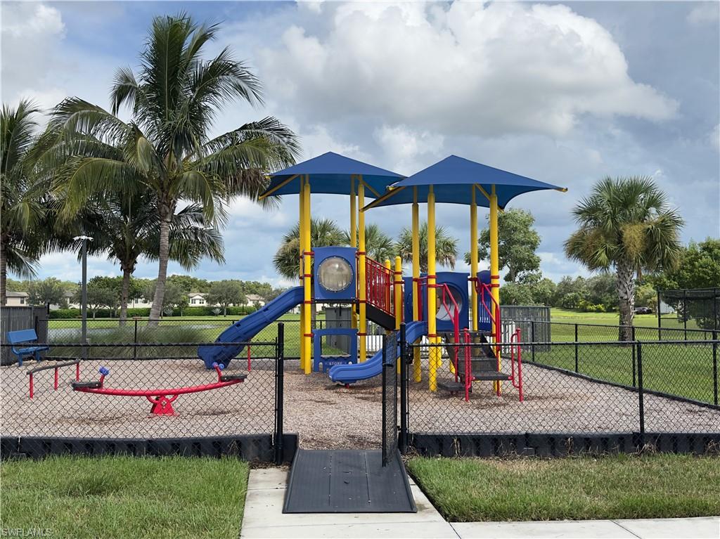 14528 Palamos Cir Property Photo 17