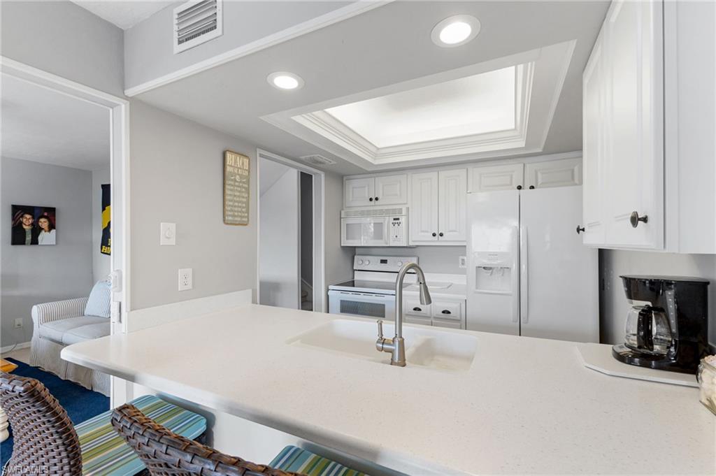 1039 Beach Rd 104 Property Photo 8
