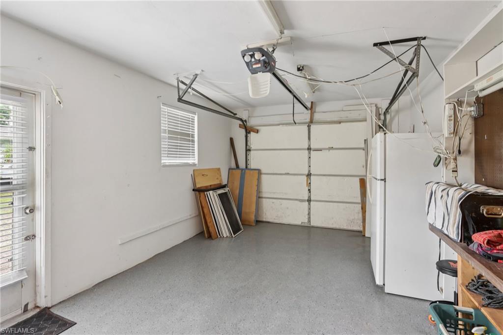 1037 Ione Dr Property Photo 29