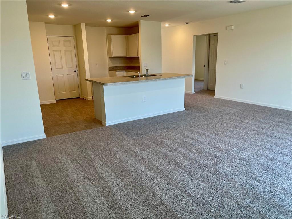 929 Nw 8th Pl Property Photo 2
