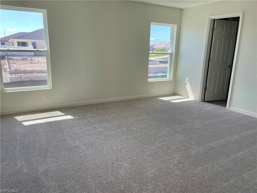929 Nw 8th Pl Property Photo 3