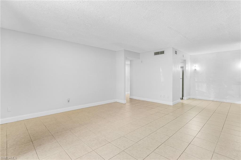 2366 E Mall Dr 119 Property Photo 10