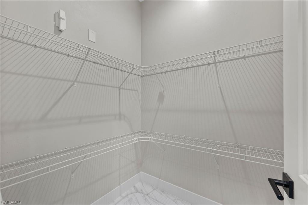 2532 Sw 26th Pl Property Photo 13