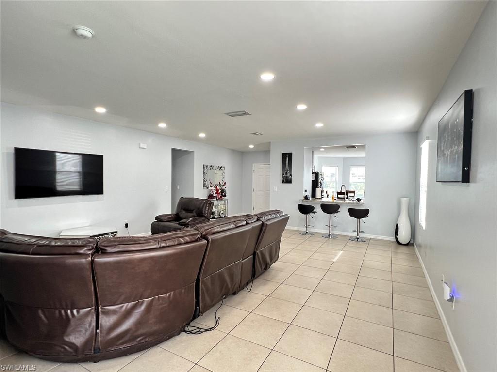 701 Sw 25th Ter Property Photo 7