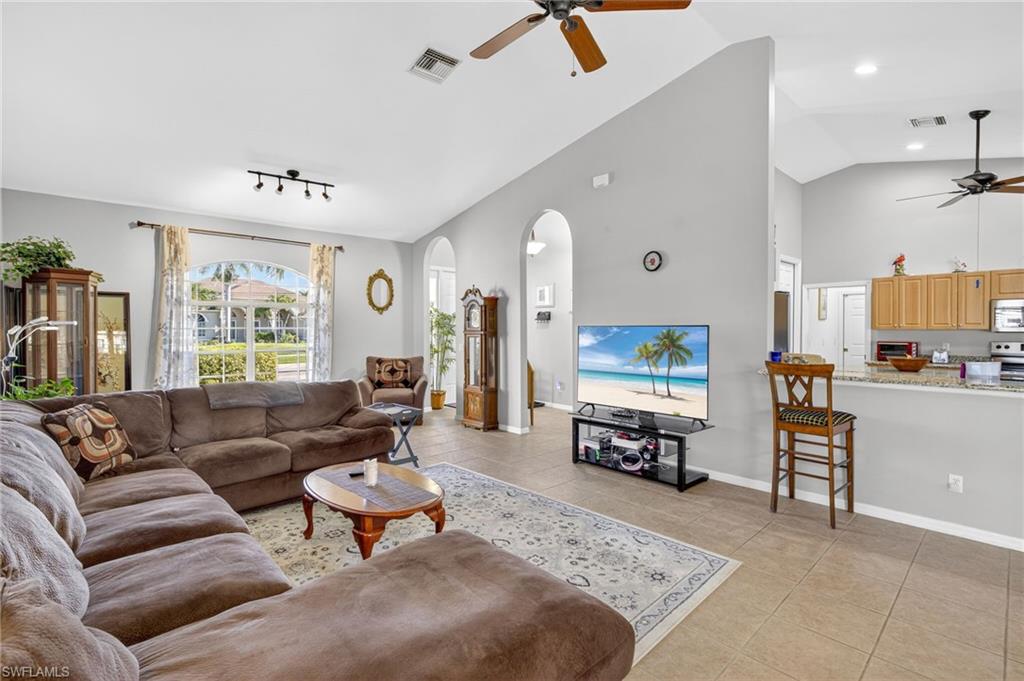 2606 Beach Pkwy W Property Photo 5