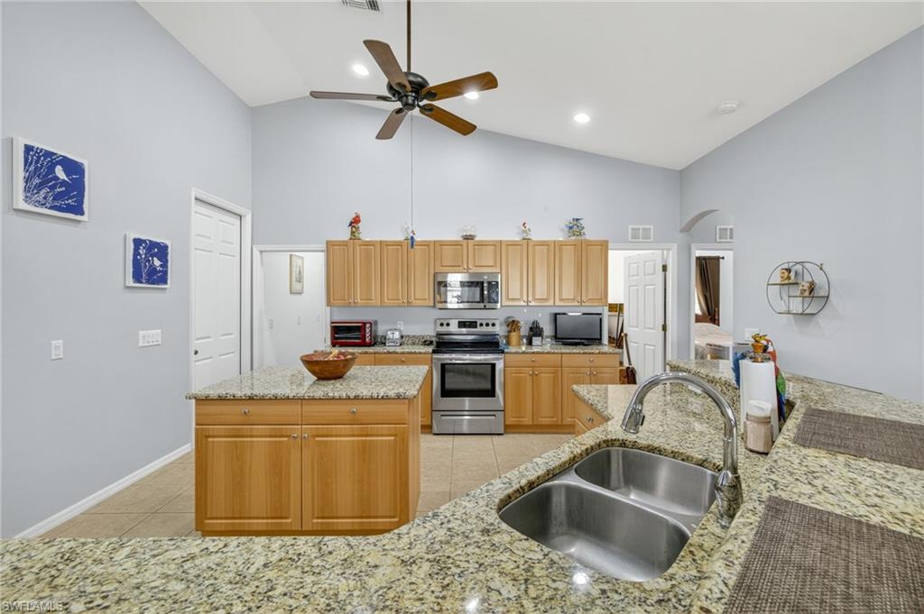 2606 Beach Pkwy W Property Photo 9