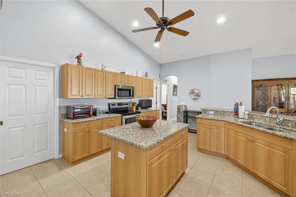 2606 Beach Pkwy W Property Photo 14