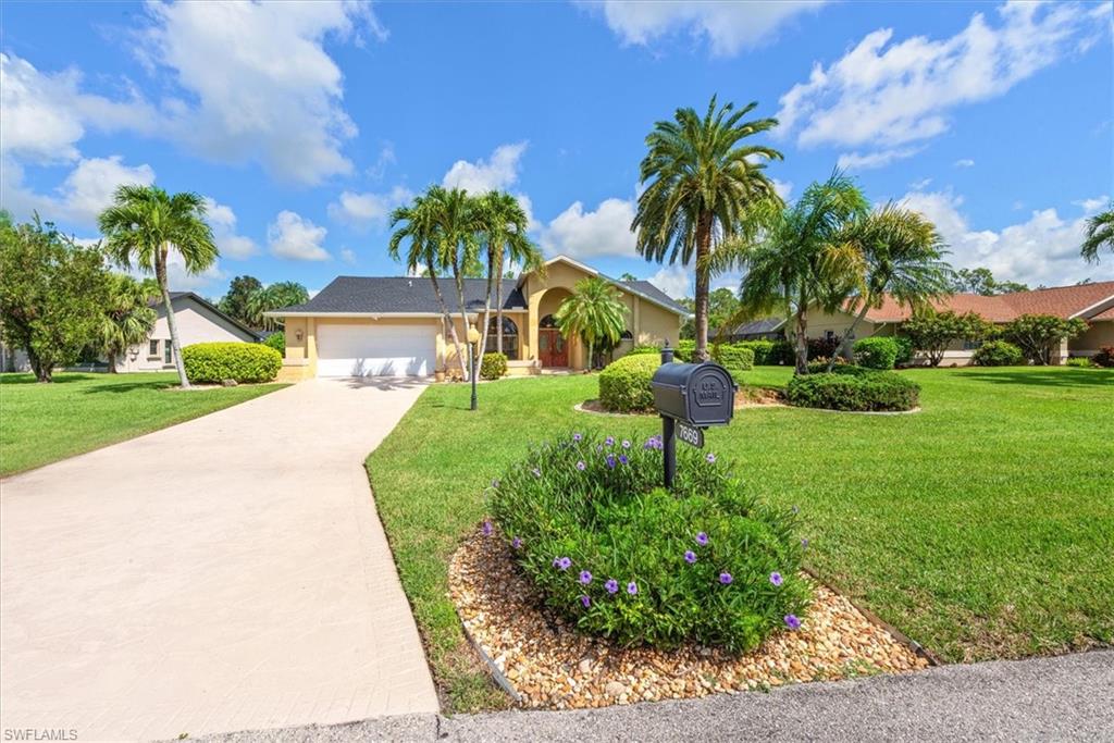 7669 Eagles Flight Ln Property Photo 3