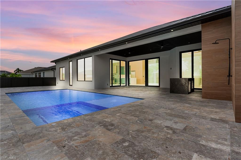 105 Sw 33rd Pl Property Photo 2