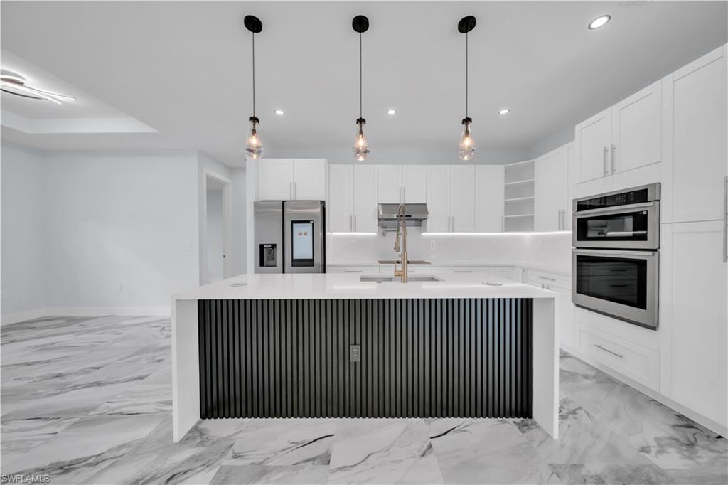 204 E 10th St Property Photo 4