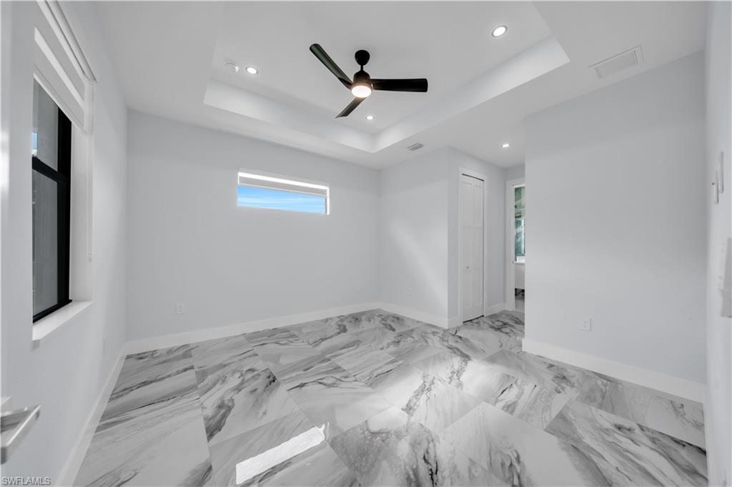 204 E 10th St Property Photo 20