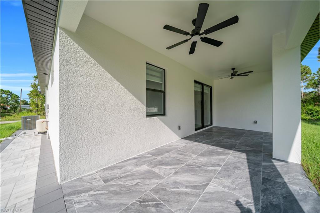 204 E 10th St Property Photo 27