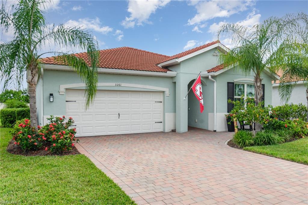 3261 Apple Blossom Dr Property Photo 3