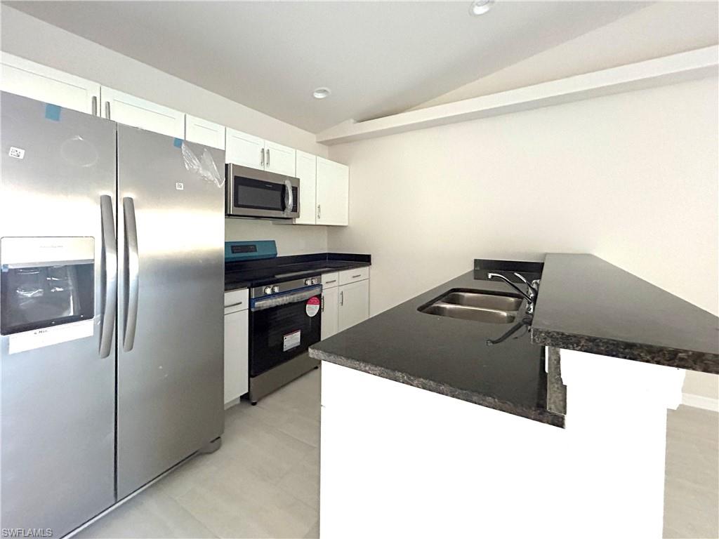 1123 Se 5th Ct Property Photo 3