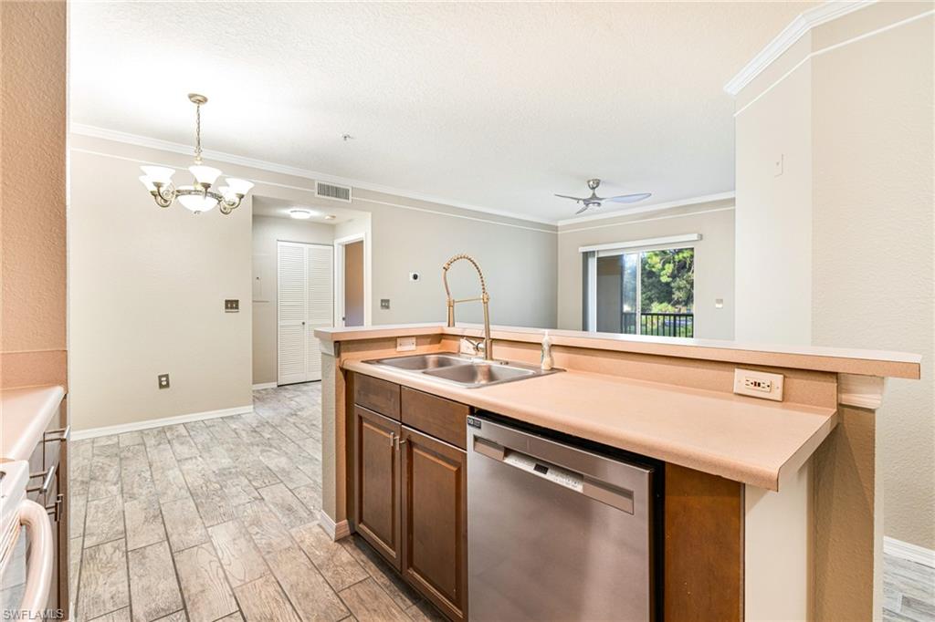 11561 Villa Grand # 716 Property Photo 3