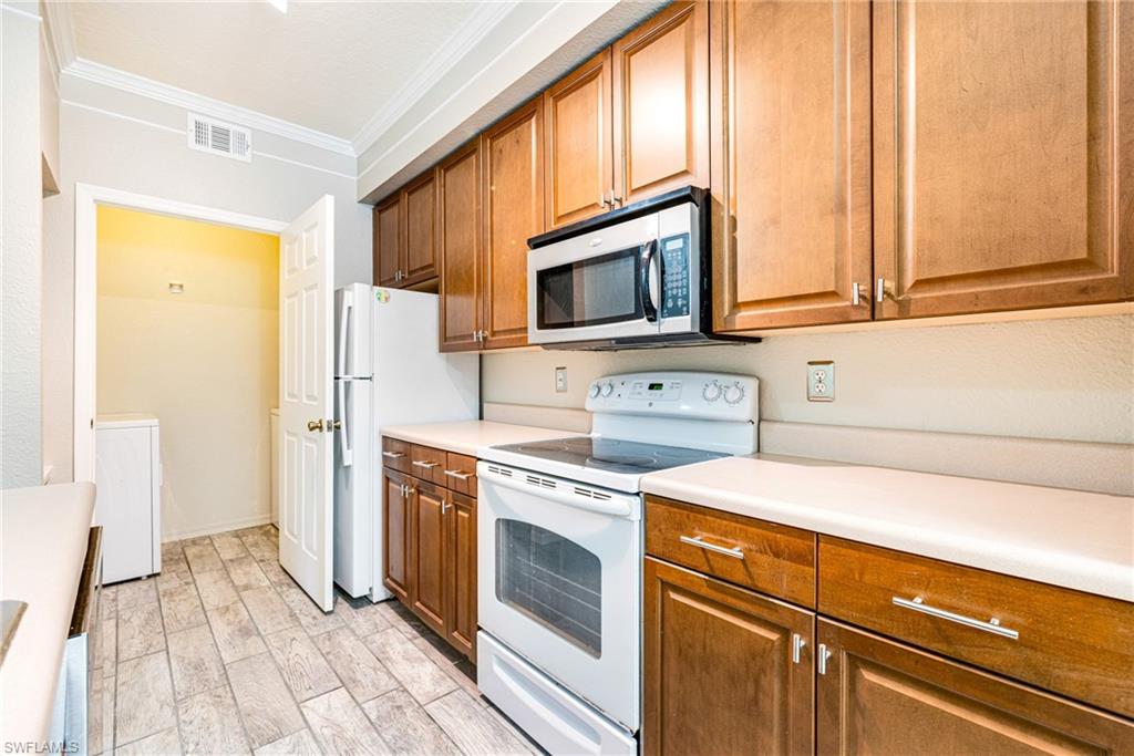 11561 Villa Grand # 716 Property Photo 5