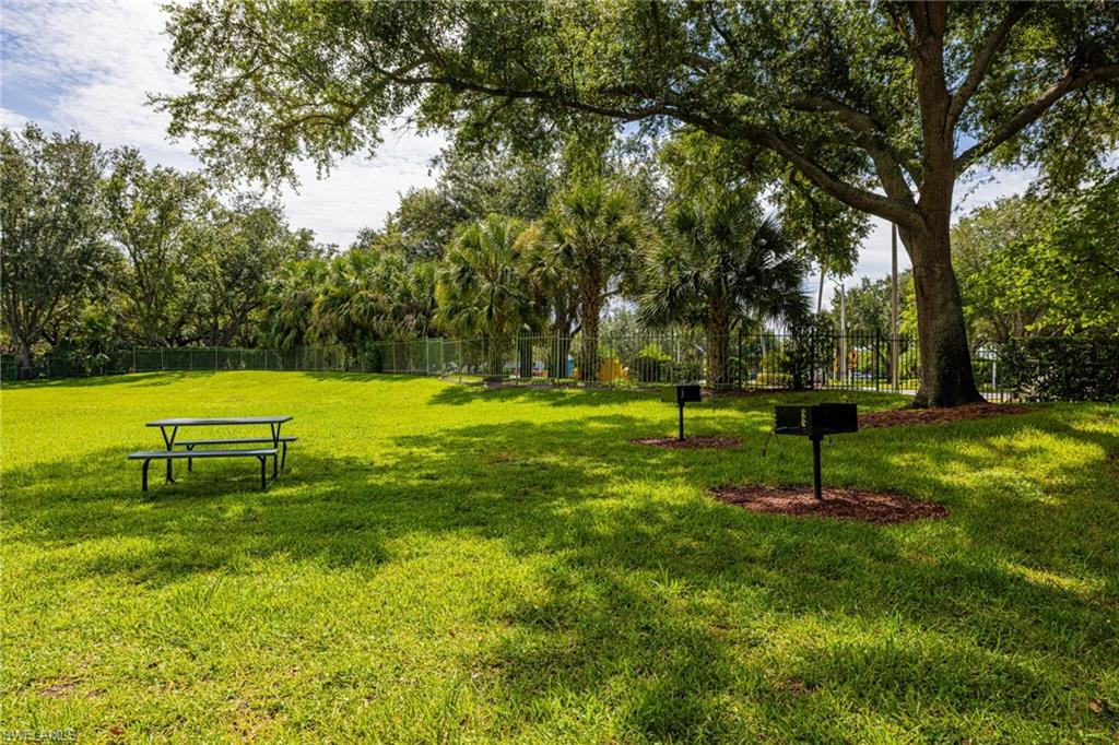 11561 Villa Grand # 716 Property Photo 20