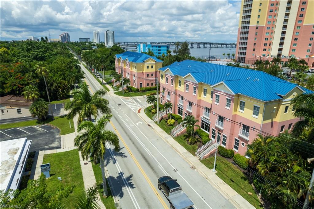 2743 1st St # 406 Property Photo 3