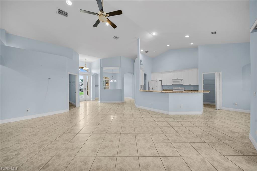621 Nw 37th Ave Property Photo 8