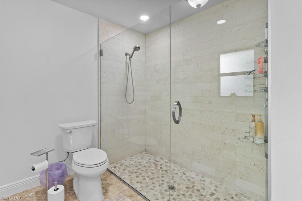 7090 Hendry Creek Dr Property Photo 19