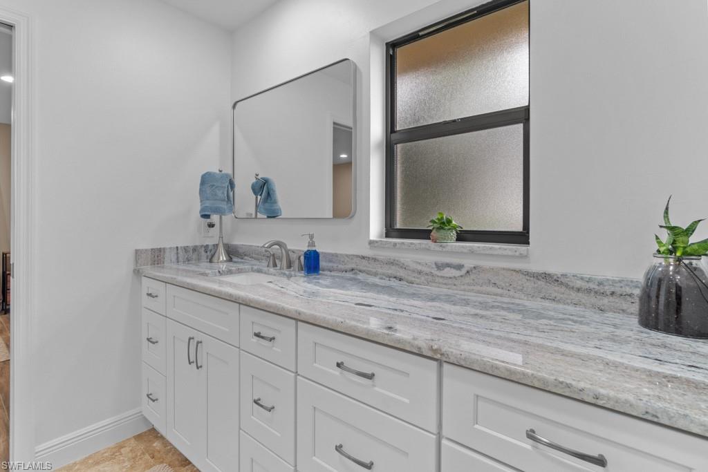 7090 Hendry Creek Dr Property Photo 20