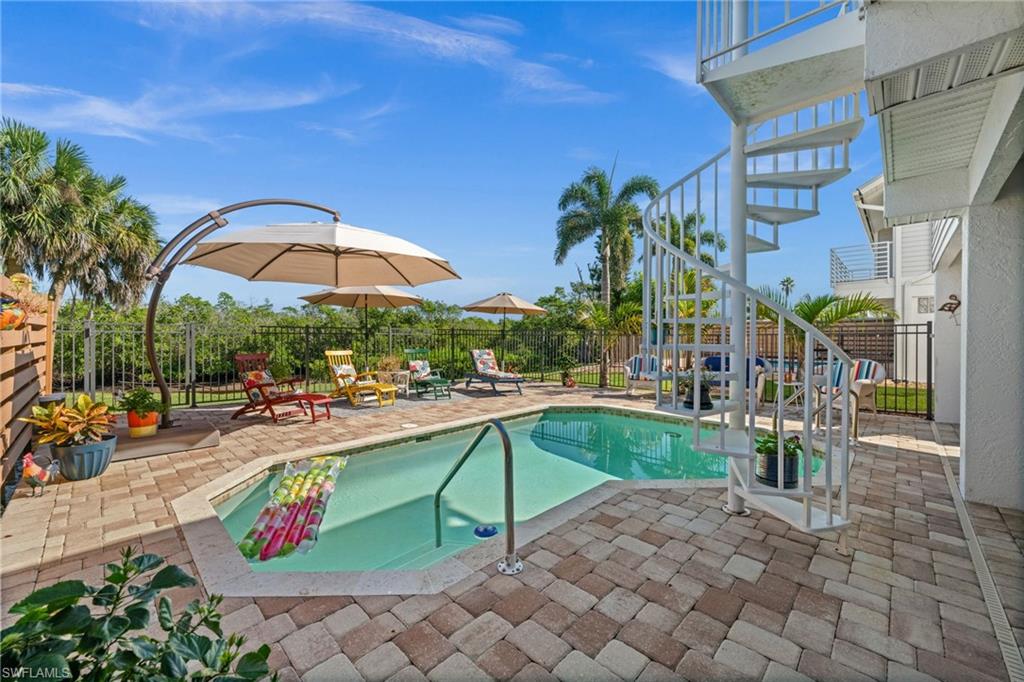 12170 Siesta Dr Property Photo 5