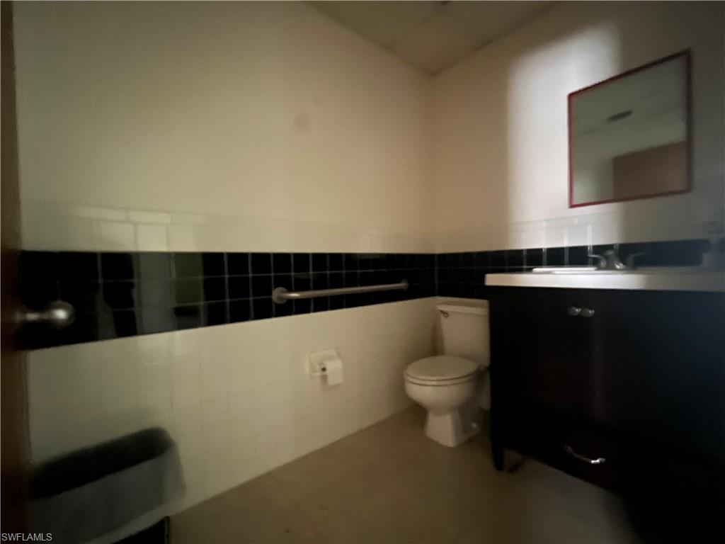 6226 Presidential Ct A Property Photo 19