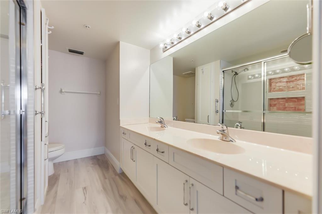 4481 Bay Beach Ln 214 Property Photo 13