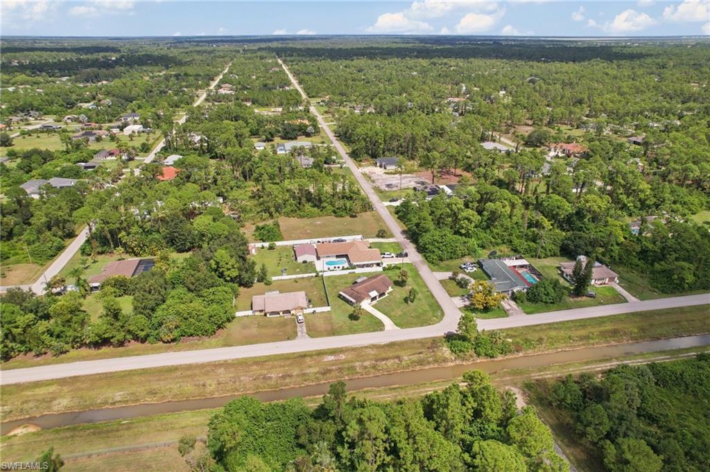 2807 E 8th St Property Photo 5