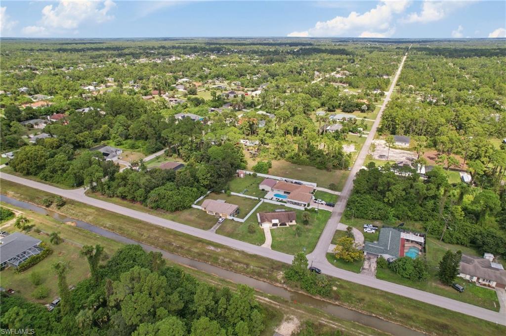 2807 E 8th St Property Photo 6