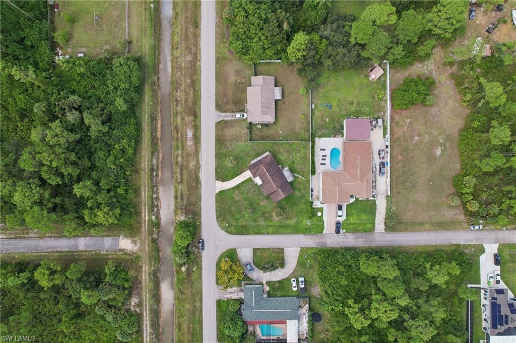 2807 E 8th St Property Photo 7