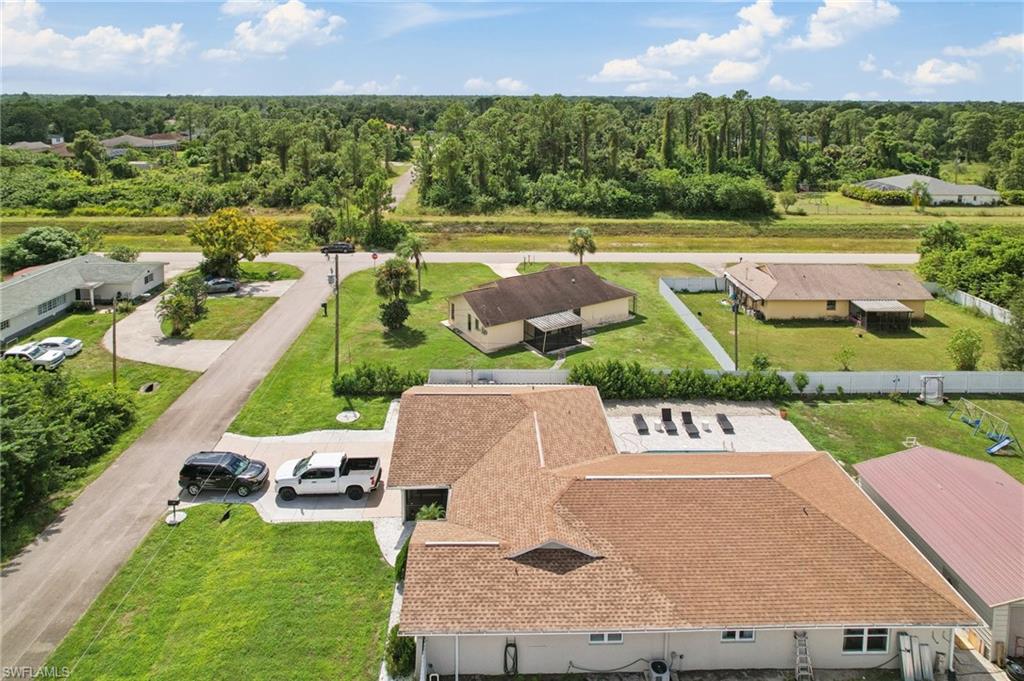 2807 E 8th St Property Photo 9